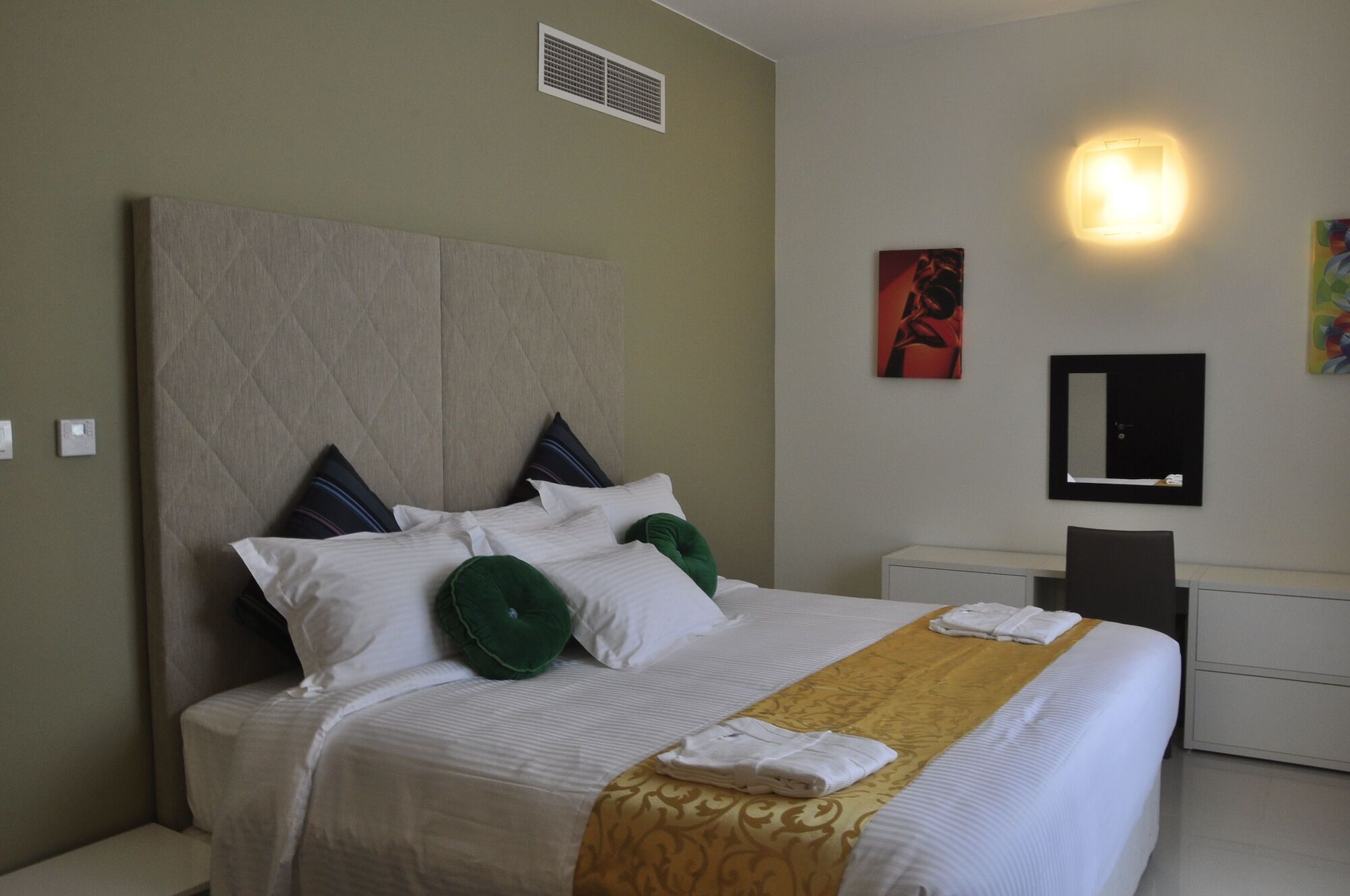 Gulf Suites Hotel Amwaj Manama Ngoại thất bức ảnh